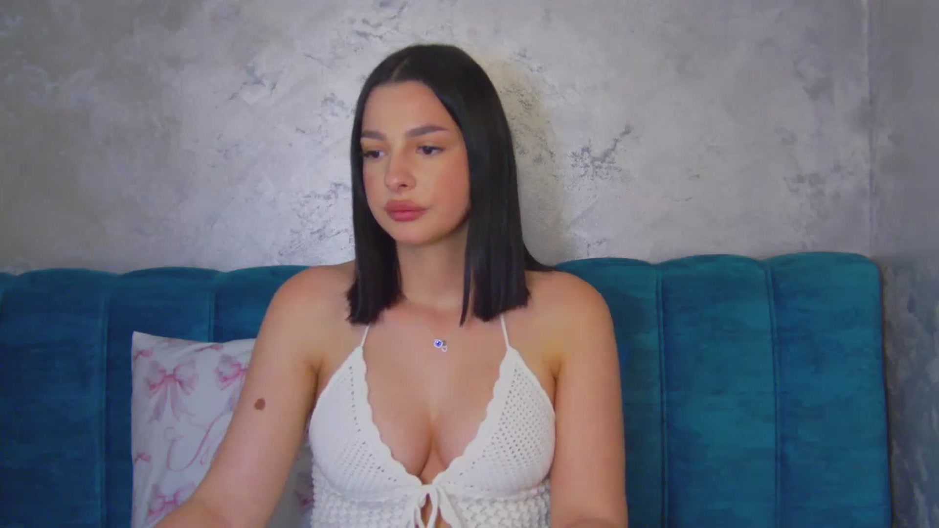 Gallery image thumbnail from MelisRoom's myfreecams stream on, 04/24/2025, 15:19 image 8 of 20