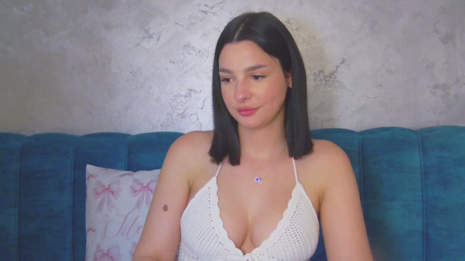 Gallery image thumbnail from MelisRoom's myfreecams stream on, 04/24/2025, 19:02 image 19 of 20