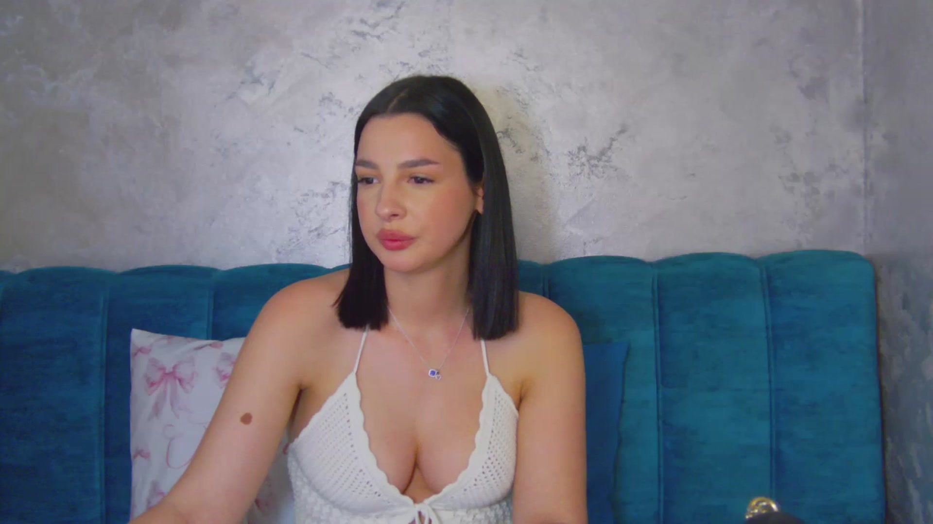 Gallery image thumbnail from MelisRoom's myfreecams stream on, 04/24/2025, 19:02 image 3 of 20