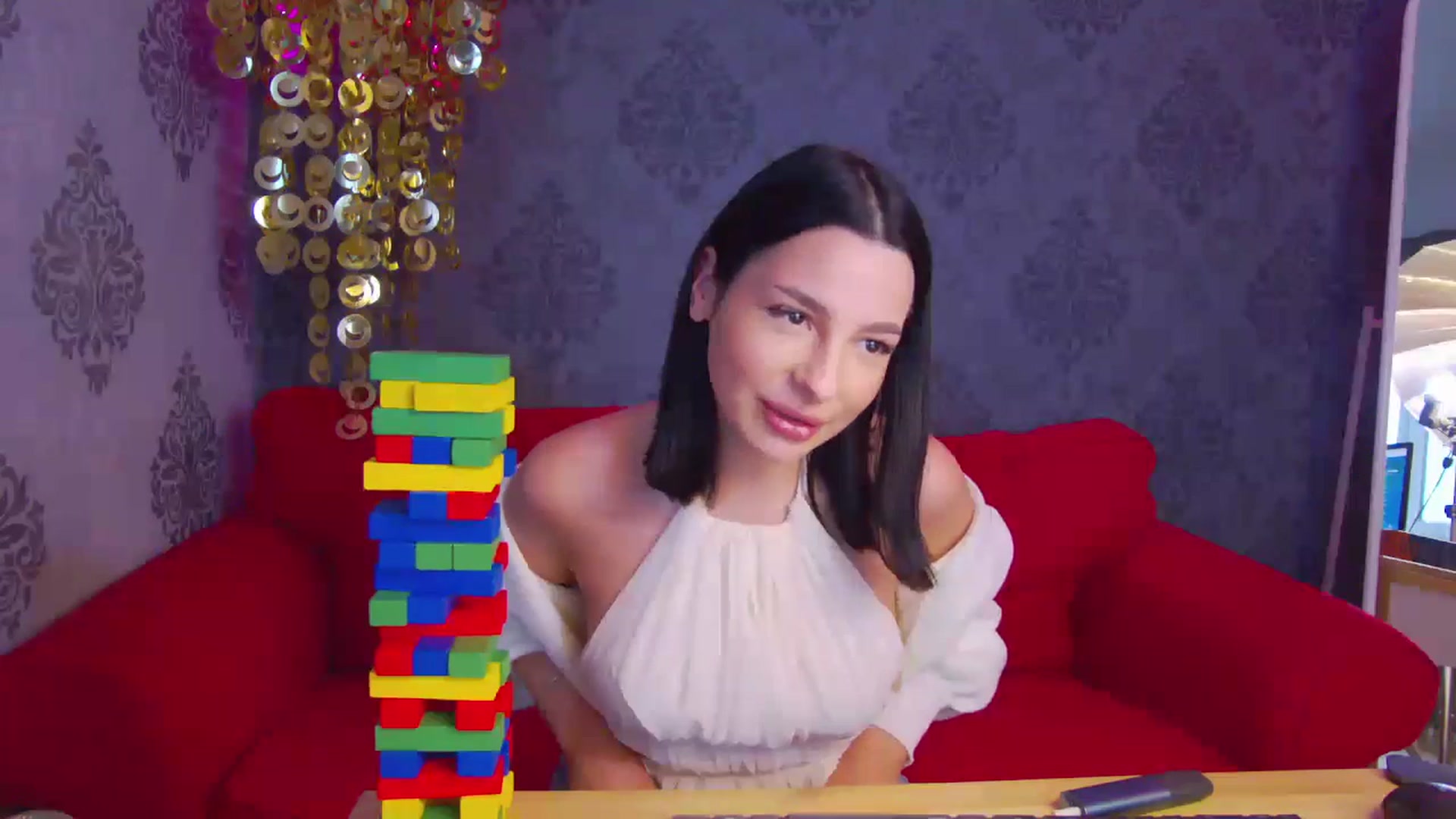 Gallery image thumbnail from MelisRoom's myfreecams stream on, 04/25/2025, 16:29 image 4 of 20