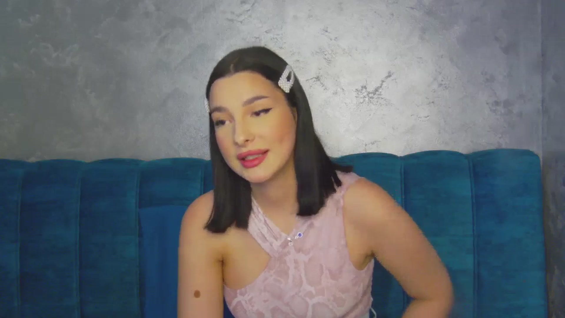 Gallery image thumbnail from MelisRoom's myfreecams stream on, 04/26/2025, 15:29 image 5 of 20
