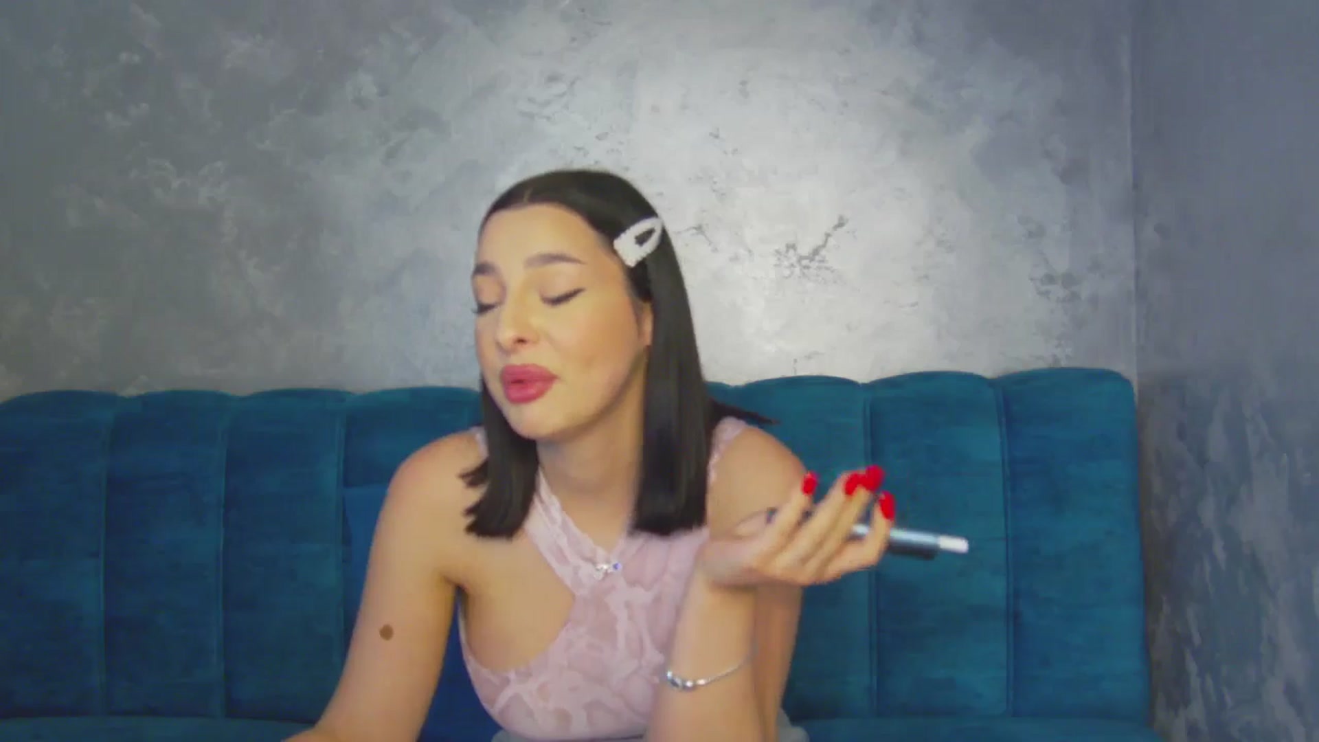 Gallery image thumbnail from MelisRoom's myfreecams stream on, 04/26/2025, 15:29 image 7 of 20