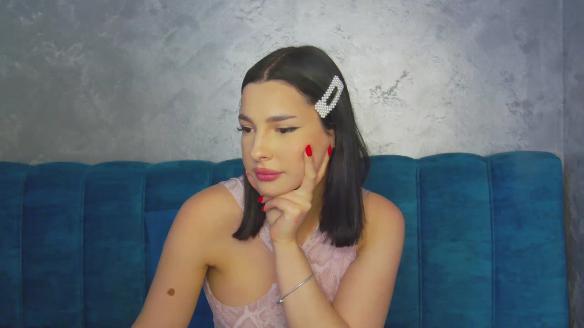 Gallery image thumbnail from MelisRoom's myfreecams stream on, 04/26/2025, 15:29 image 18 of 20
