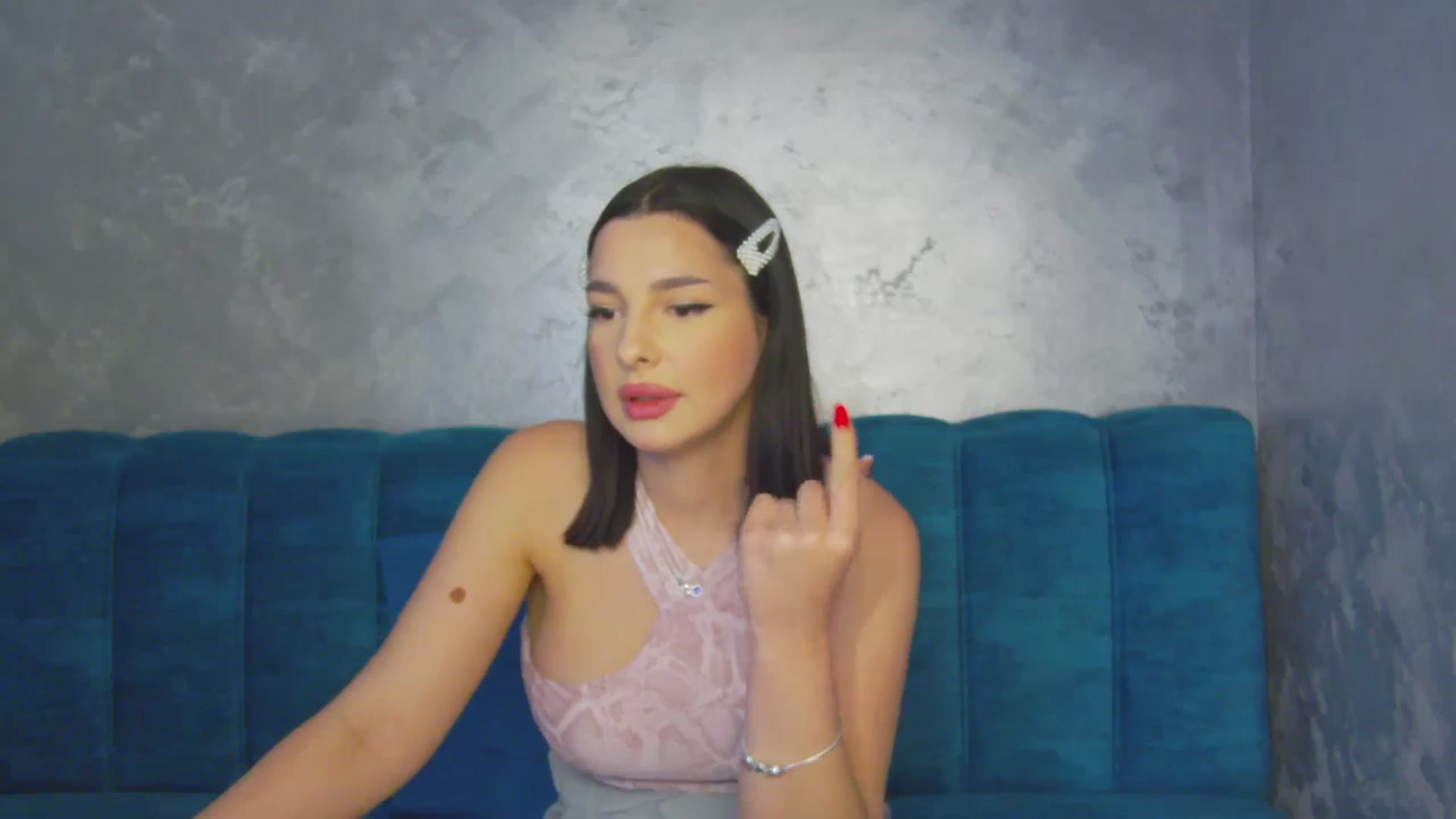 Gallery image thumbnail from MelisRoom's myfreecams stream on, 04/26/2025, 15:29 image 8 of 20