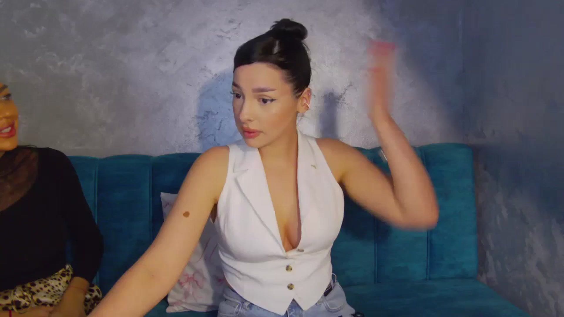 Gallery image thumbnail from MelisRoom's myfreecams stream on, 04/30/2025, 14:54 image 1 of 20