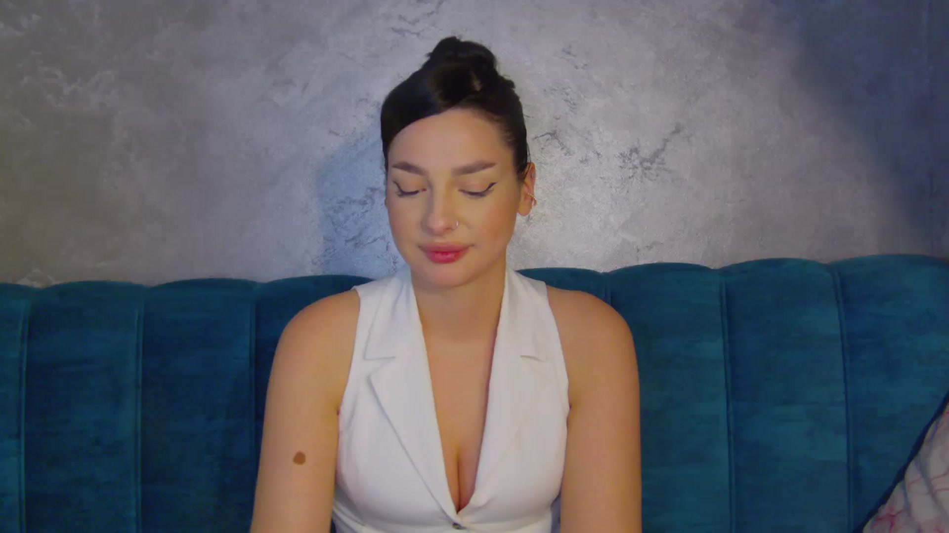 Gallery image thumbnail from MelisRoom's myfreecams stream on, 04/30/2025, 19:04 image 1 of 20