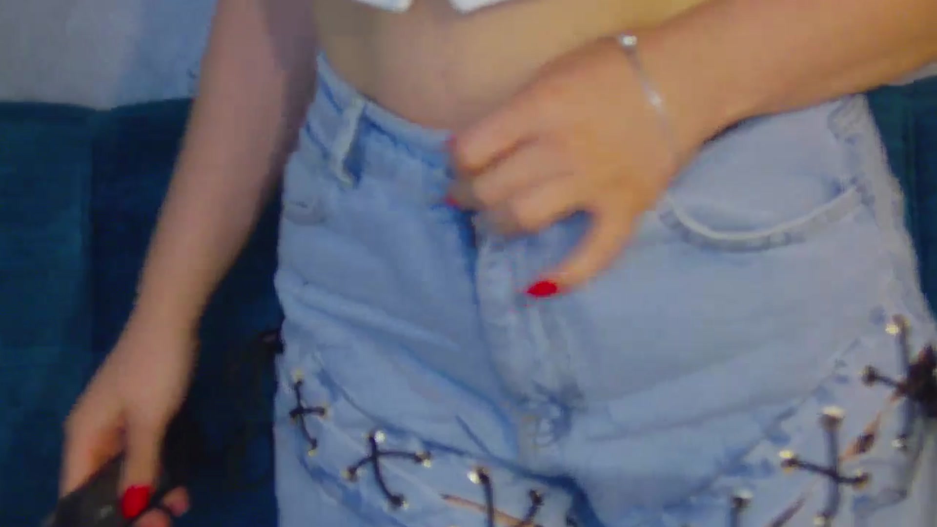 Gallery image thumbnail from MelisRoom's myfreecams stream on, 04/30/2025, 19:04 image 17 of 20
