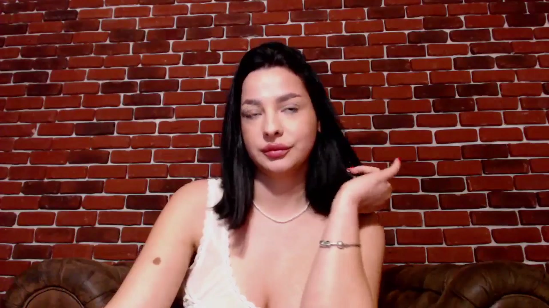 Gallery image thumbnail from MelisRoom's myfreecams stream on, 05/02/2025, 13:49 image 6 of 20