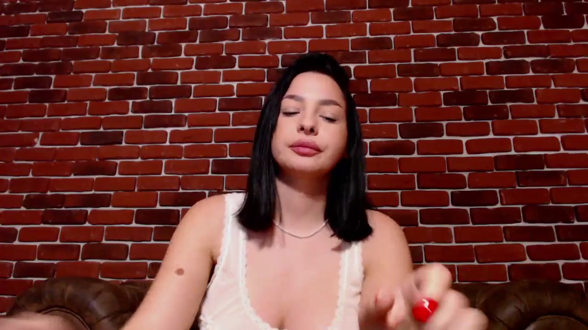 Gallery image thumbnail from MelisRoom's myfreecams stream on, 05/02/2025, 13:49 image 12 of 20