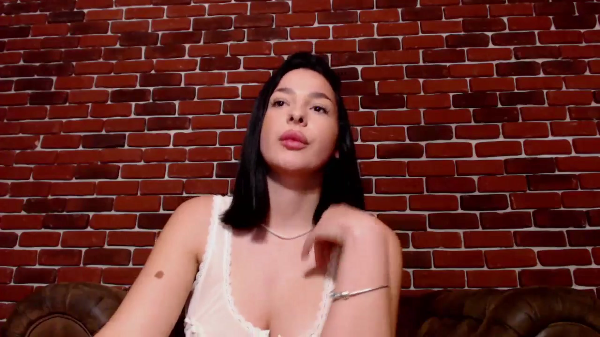Gallery image thumbnail from MelisRoom's myfreecams stream on, 05/02/2025, 13:49 image 7 of 20