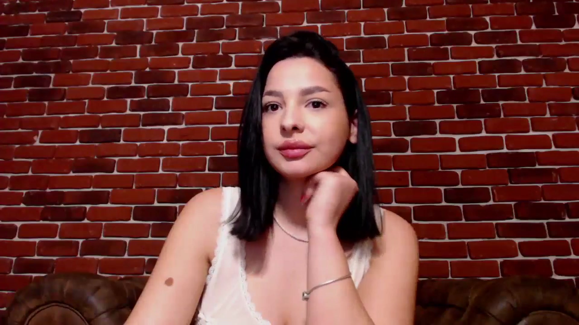 Gallery image thumbnail from MelisRoom's myfreecams stream on, 05/02/2025, 13:49 image 17 of 20