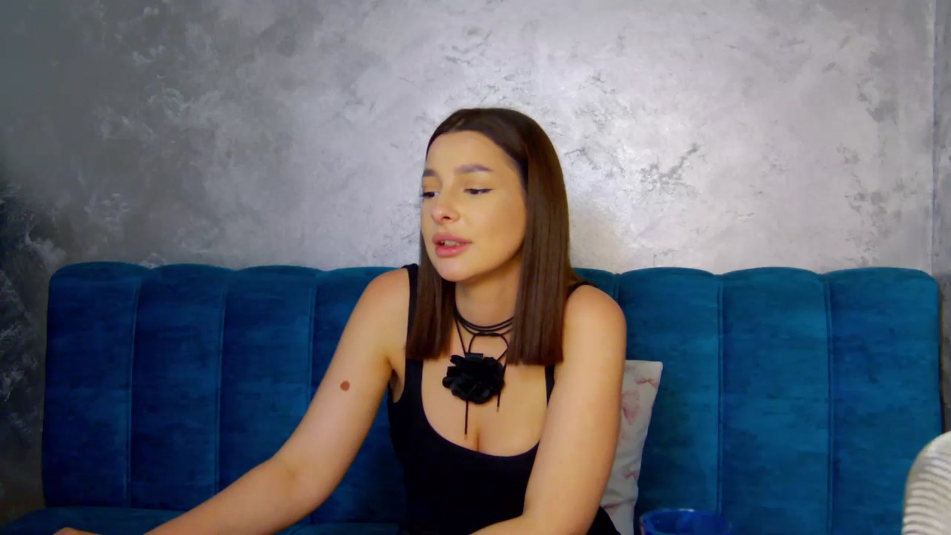 Gallery image thumbnail from MelisRoom's myfreecams stream on, 05/16/2025, 19:02 image 9 of 20