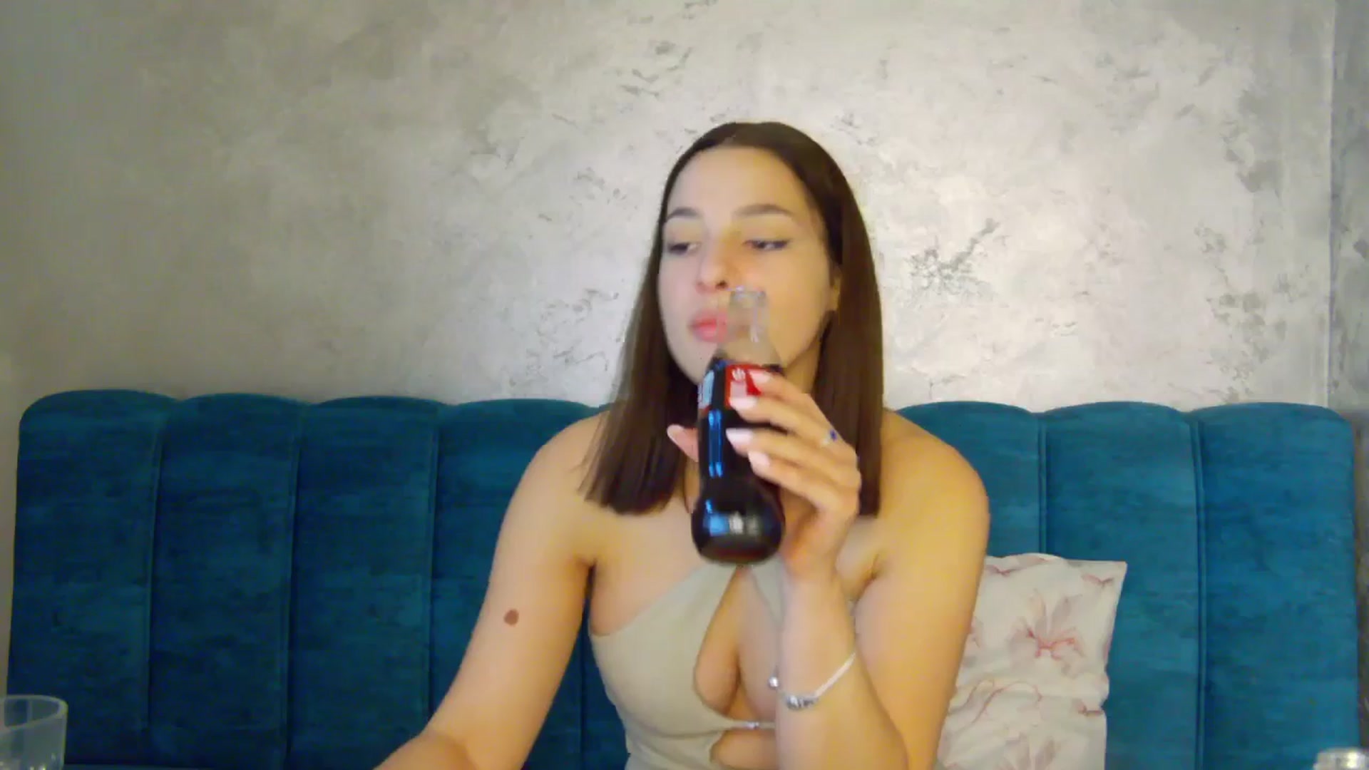 Gallery image thumbnail from MelisRoom's myfreecams stream on, 05/18/2025, 15:50 image 5 of 20