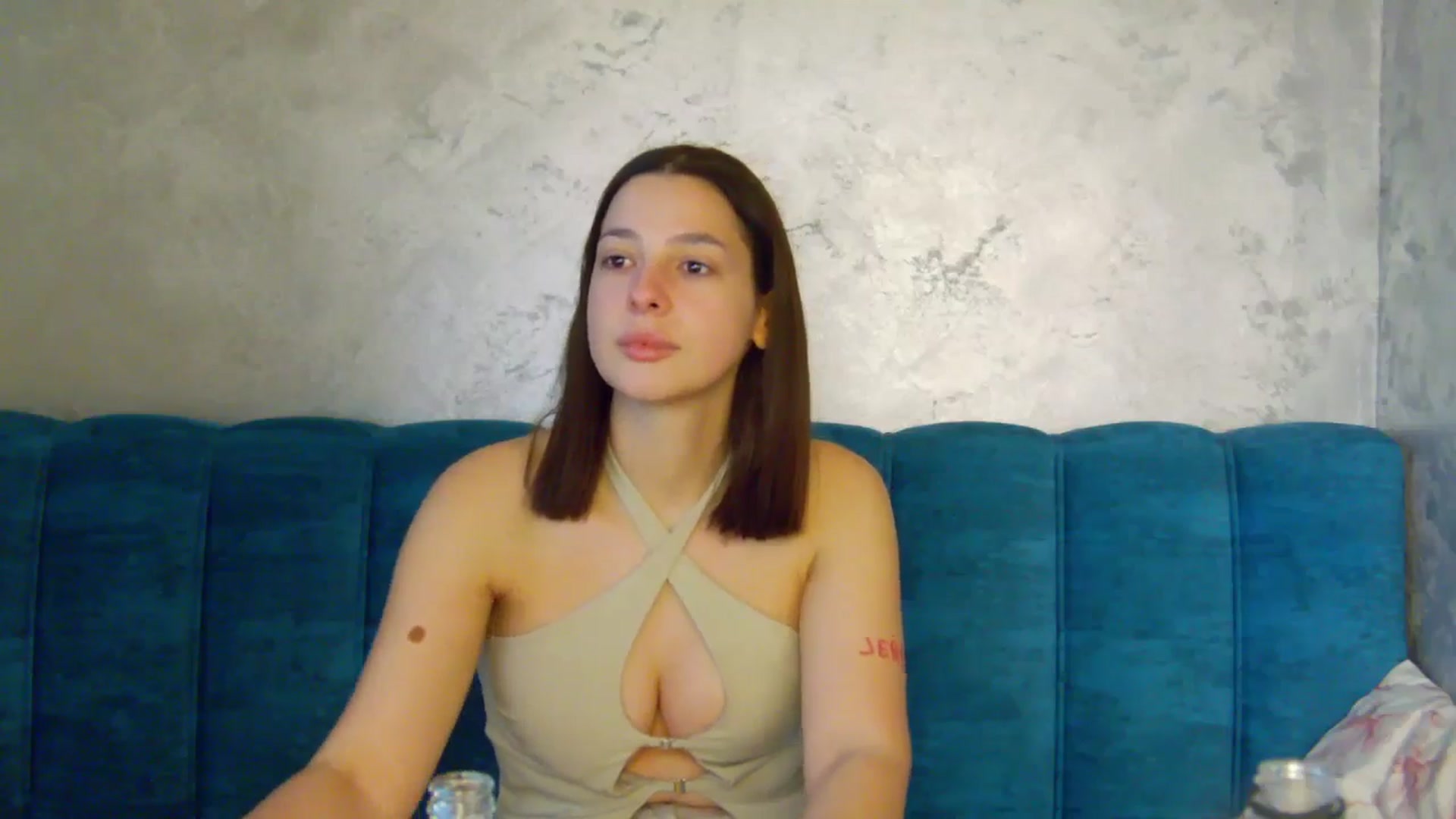 Gallery image thumbnail from MelisRoom's myfreecams stream on, 05/18/2025, 18:59 image 3 of 20
