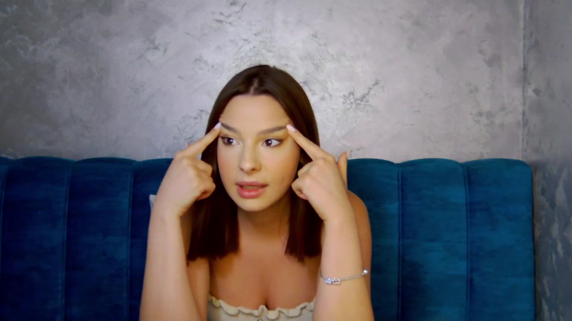 Gallery image thumbnail from MelisRoom's myfreecams stream on, 05/19/2025, 15:43 image 13 of 20