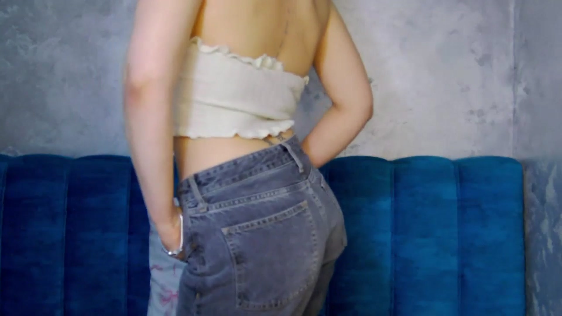 Gallery image thumbnail from MelisRoom's myfreecams stream on, 05/19/2025, 15:43 image 18 of 20