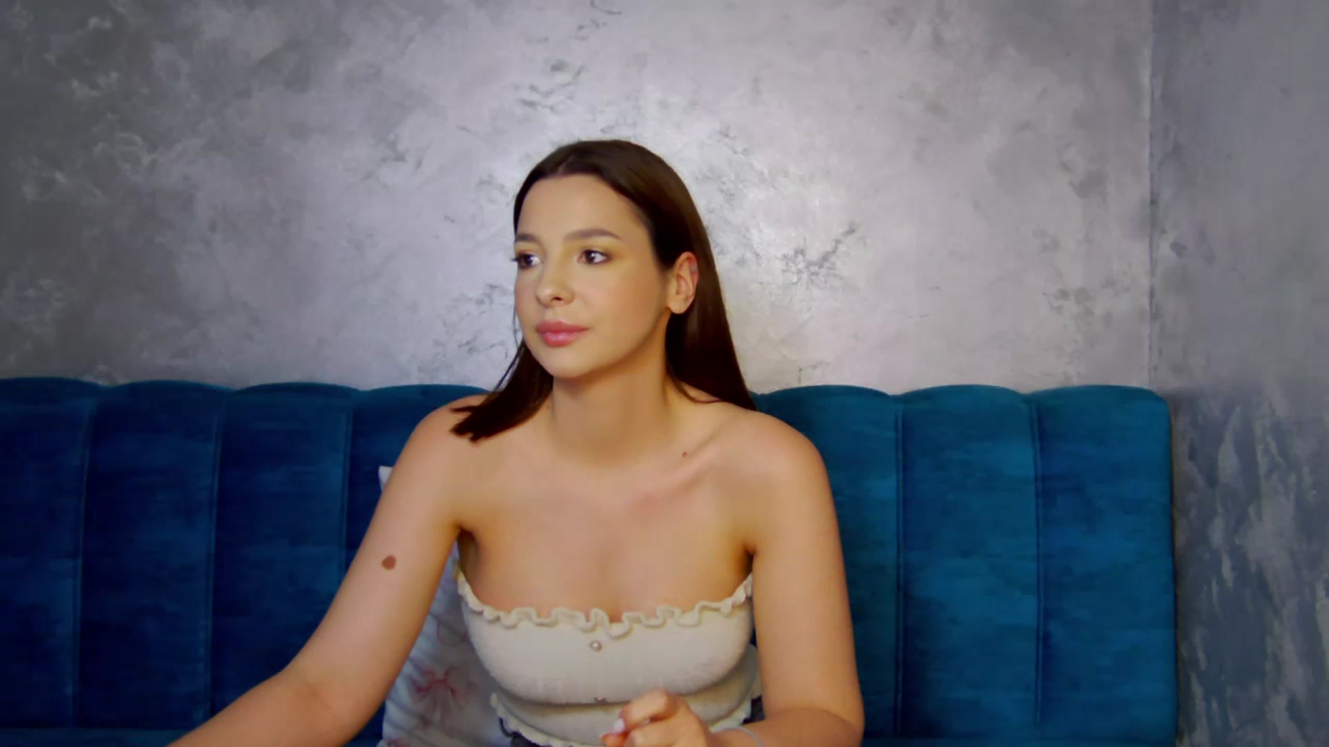 Gallery image thumbnail from MelisRoom's myfreecams stream on, 05/19/2025, 17:04 image 13 of 20