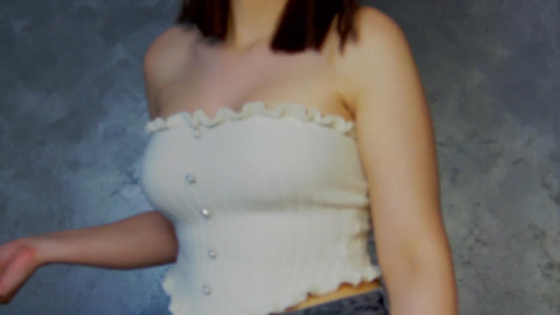 Gallery image thumbnail from MelisRoom's myfreecams stream on, 05/19/2025, 17:04 image 19 of 20