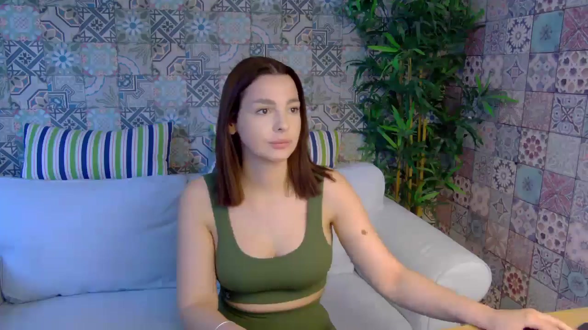 Gallery image thumbnail from MelisRoom's myfreecams stream on, 05/20/2025, 14:25 image 2 of 20