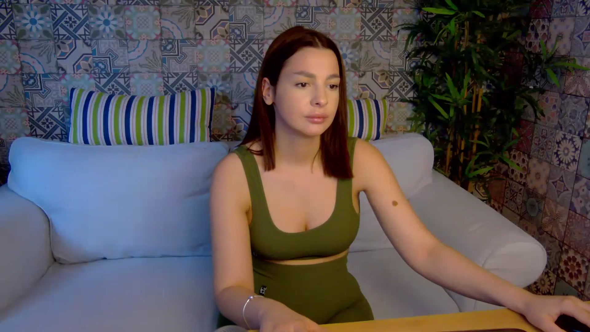 Gallery image thumbnail from MelisRoom's myfreecams stream on, 05/20/2025, 15:51 image 11 of 20
