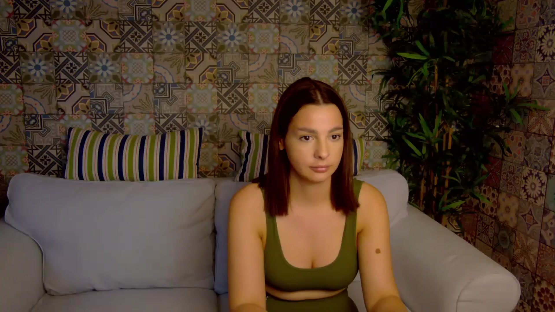 Gallery image thumbnail from MelisRoom's myfreecams stream on, 05/20/2025, 19:11 image 4 of 20