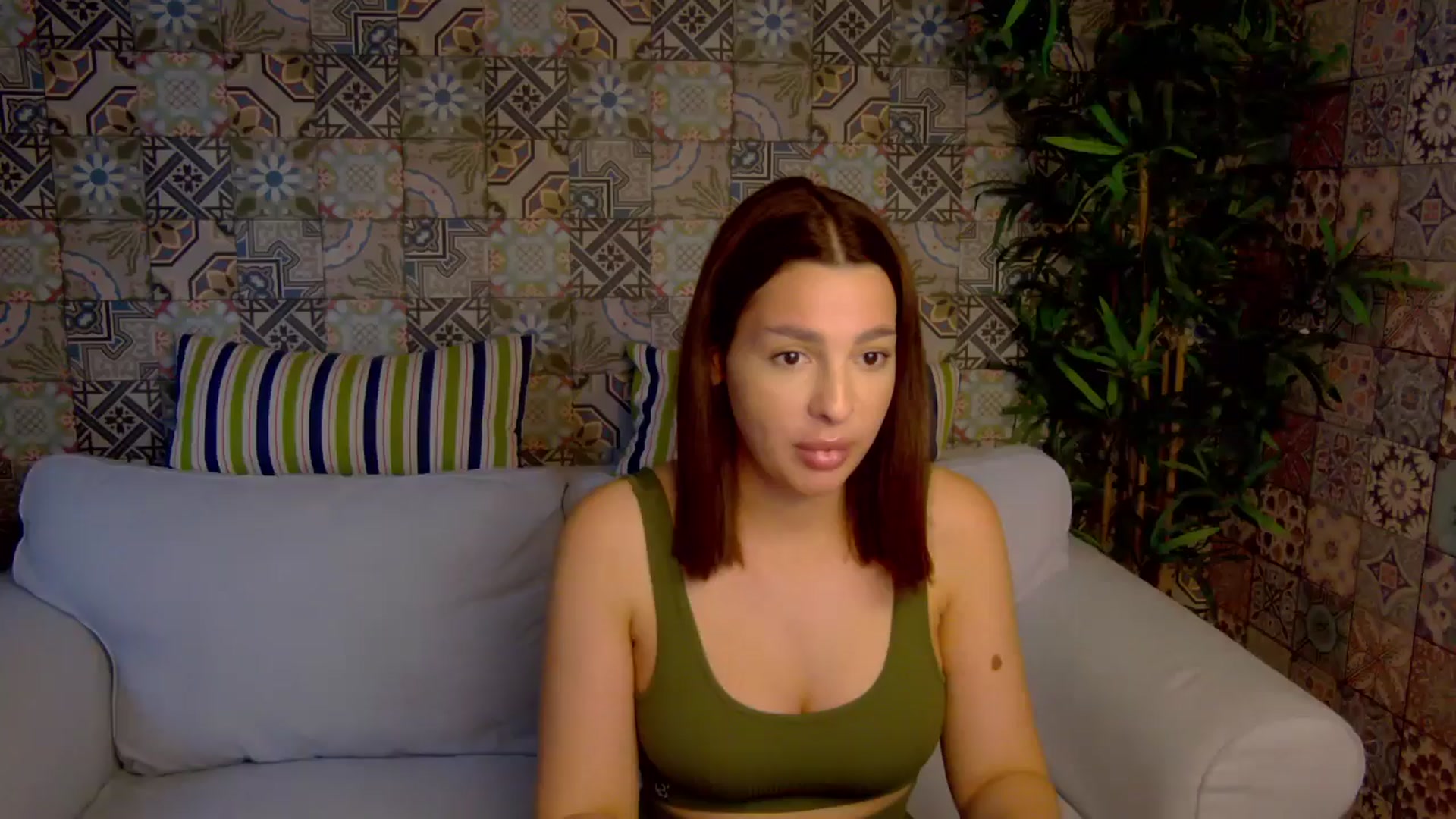 Gallery image thumbnail from MelisRoom's myfreecams stream on, 05/20/2025, 19:11 image 1 of 20