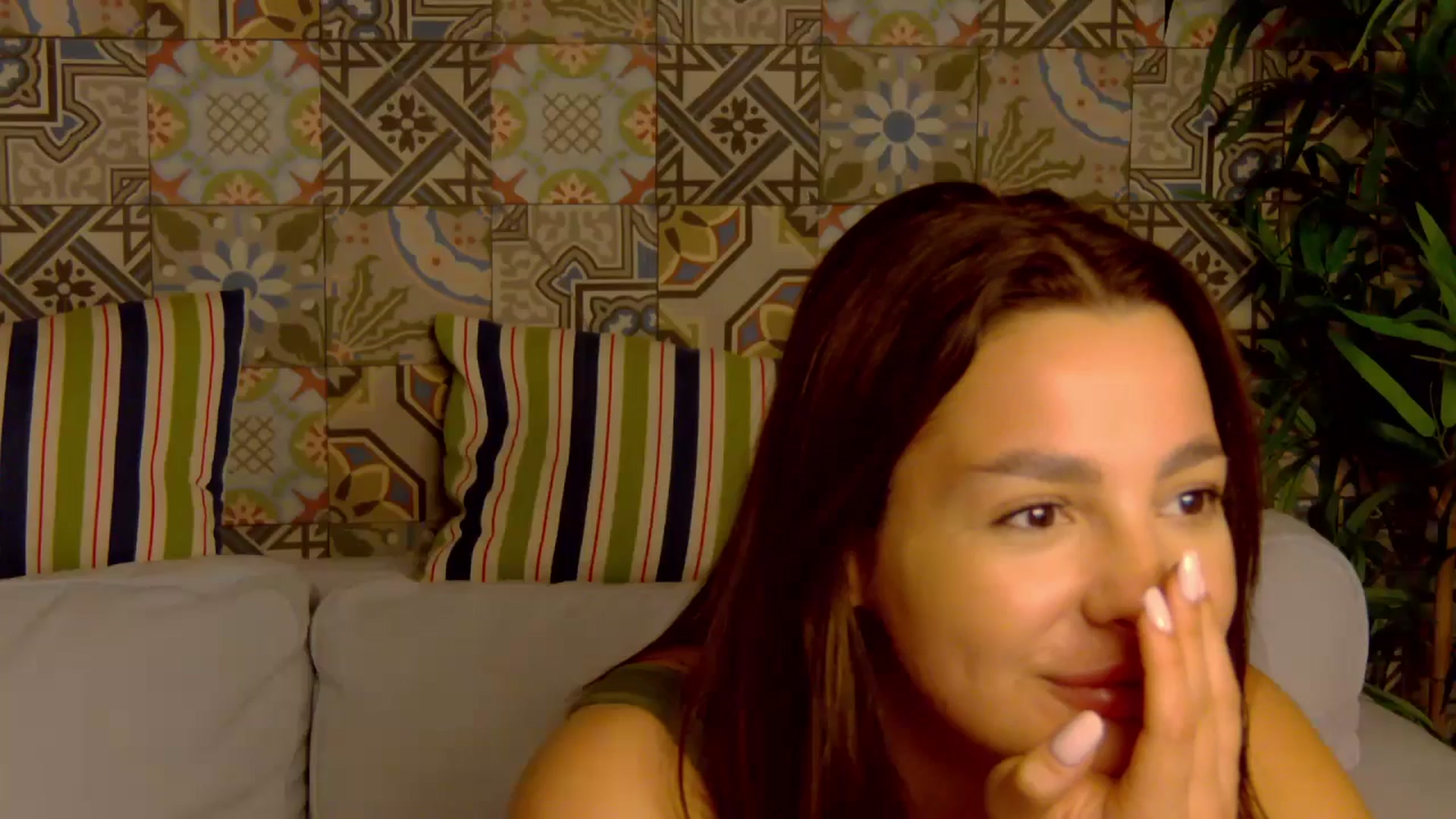 Gallery image thumbnail from MelisRoom's myfreecams stream on, 05/20/2025, 19:34 image 15 of 20