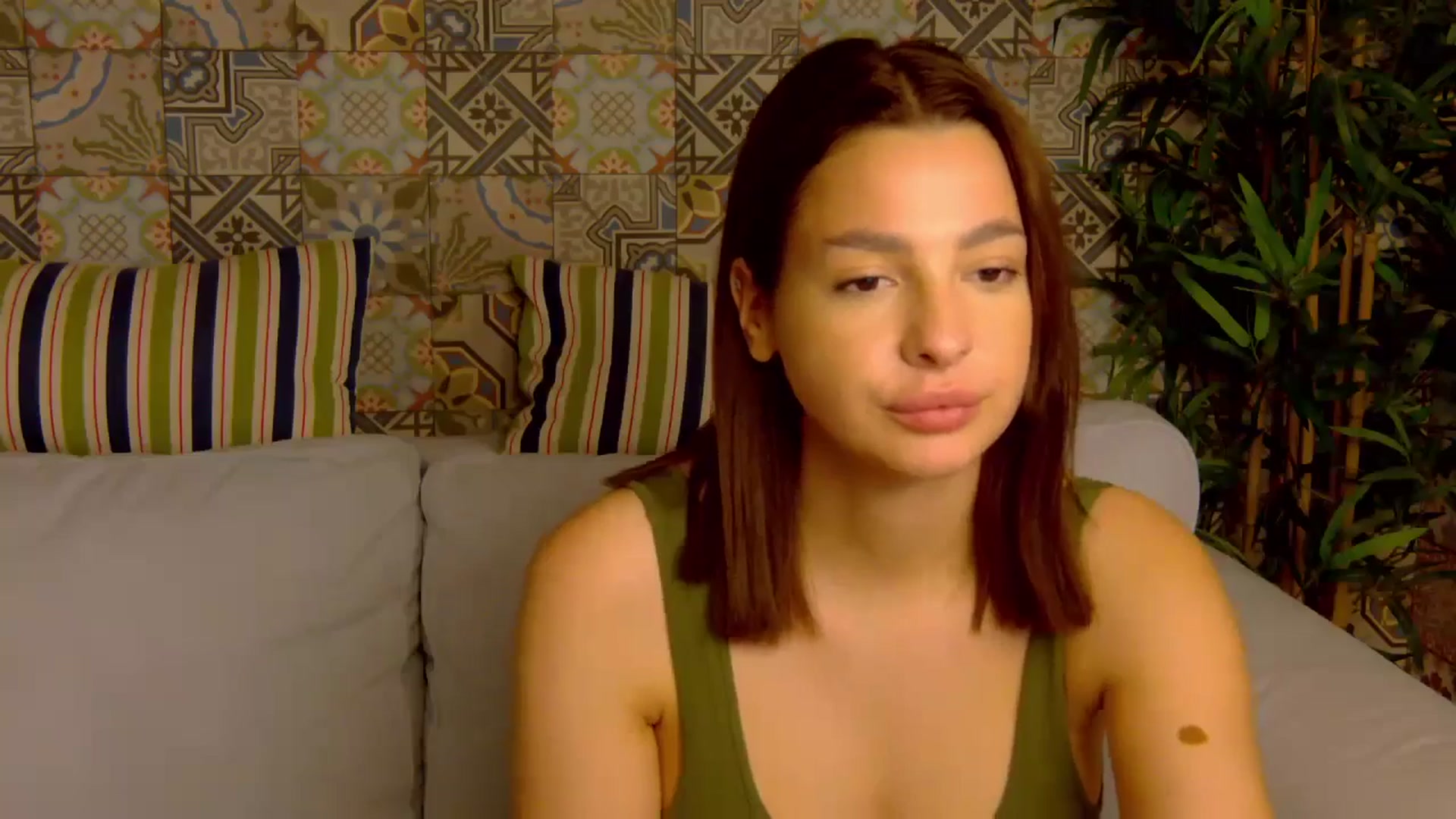 Gallery image thumbnail from MelisRoom's myfreecams stream on, 05/20/2025, 19:34 image 19 of 20