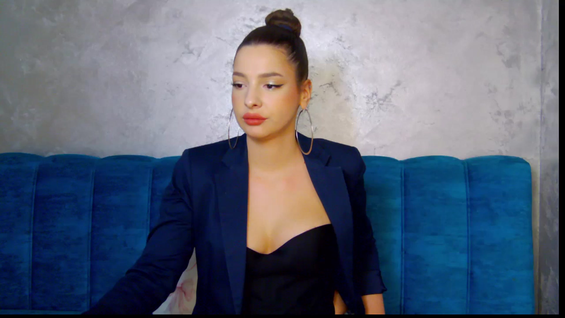 Gallery image thumbnail from MelisRoom's myfreecams stream on, 05/21/2025, 15:31 image 3 of 20