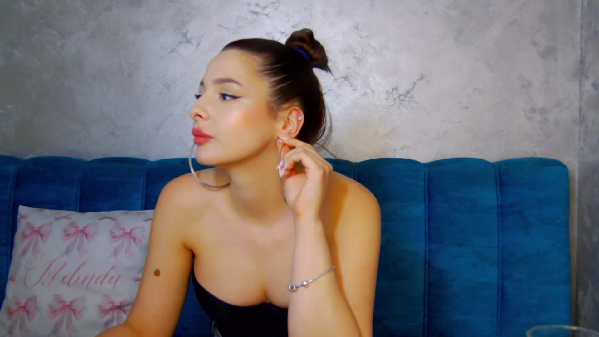 Gallery image thumbnail from MelisRoom's myfreecams stream on, 05/21/2025, 19:09 image 4 of 20