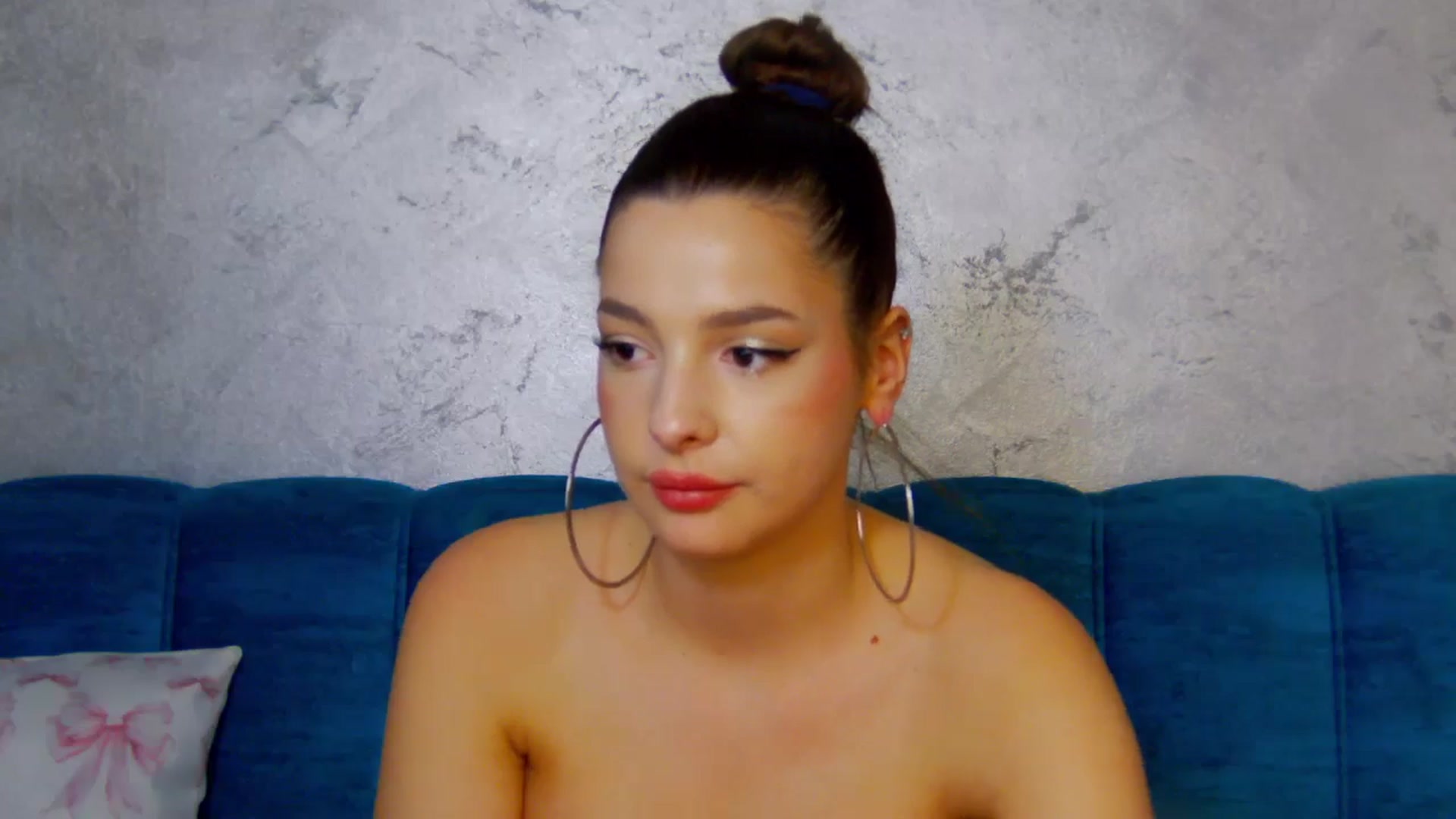 Gallery image thumbnail from MelisRoom's myfreecams stream on, 05/21/2025, 19:09 image 18 of 20