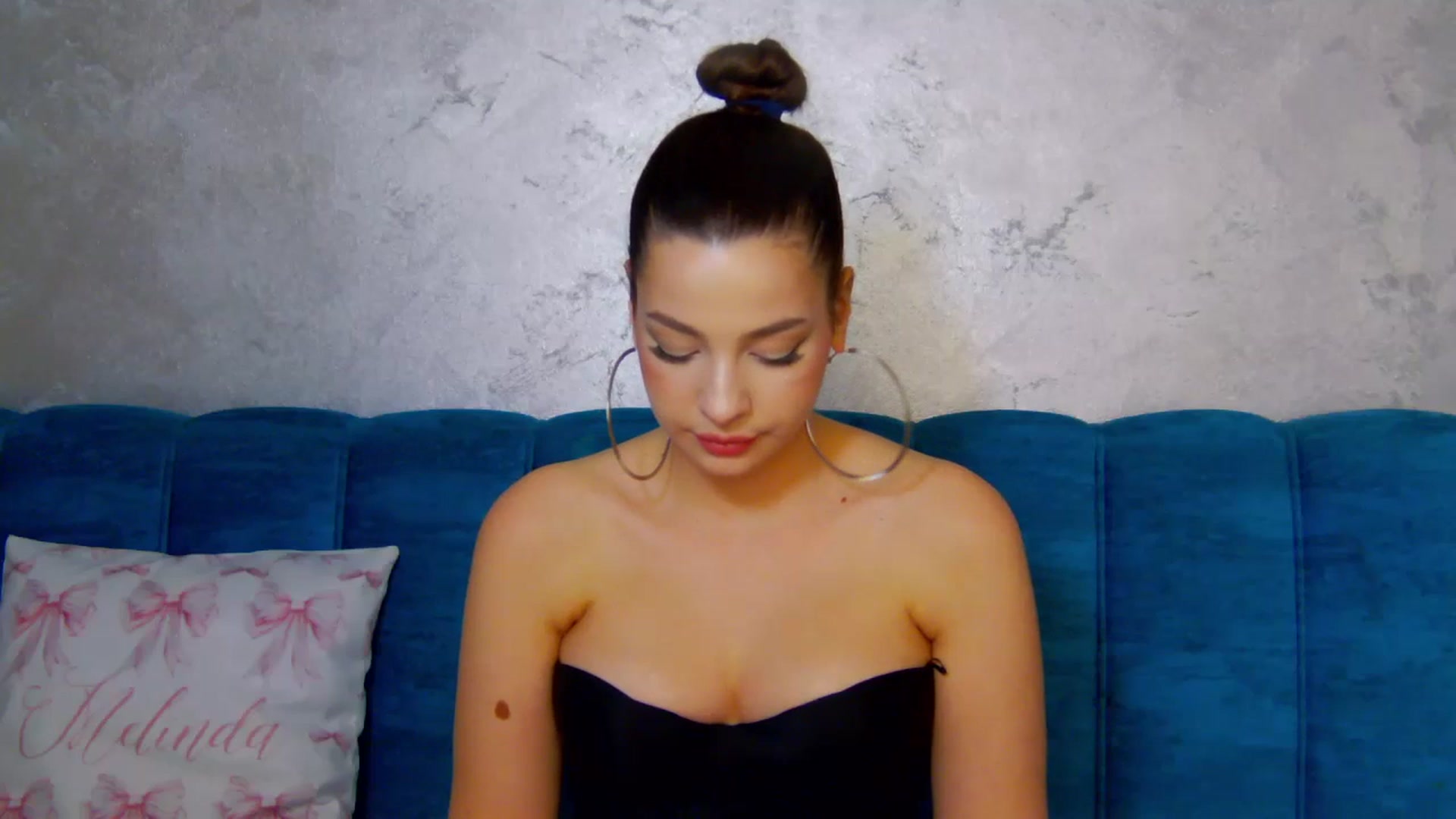 Gallery image thumbnail from MelisRoom's myfreecams stream on, 05/21/2025, 19:09 image 16 of 20