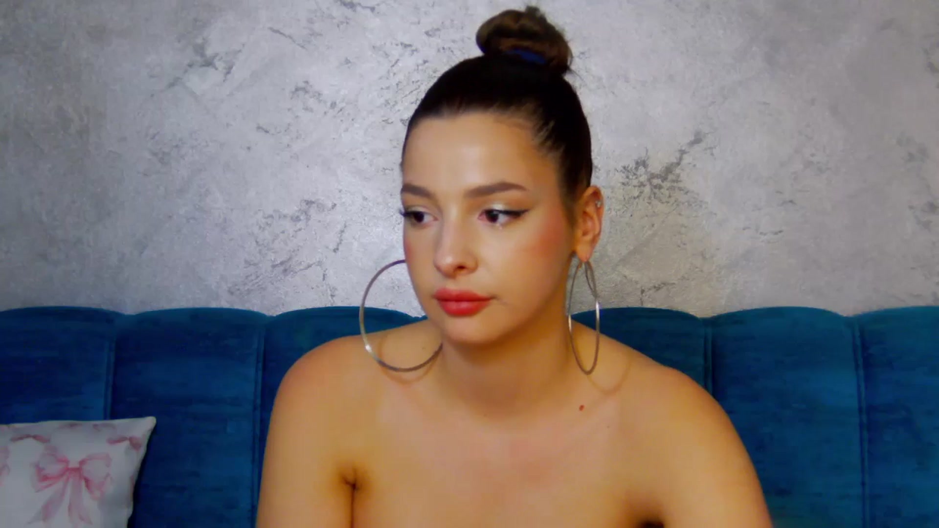 Gallery image thumbnail from MelisRoom's myfreecams stream on, 05/21/2025, 19:09 image 17 of 20