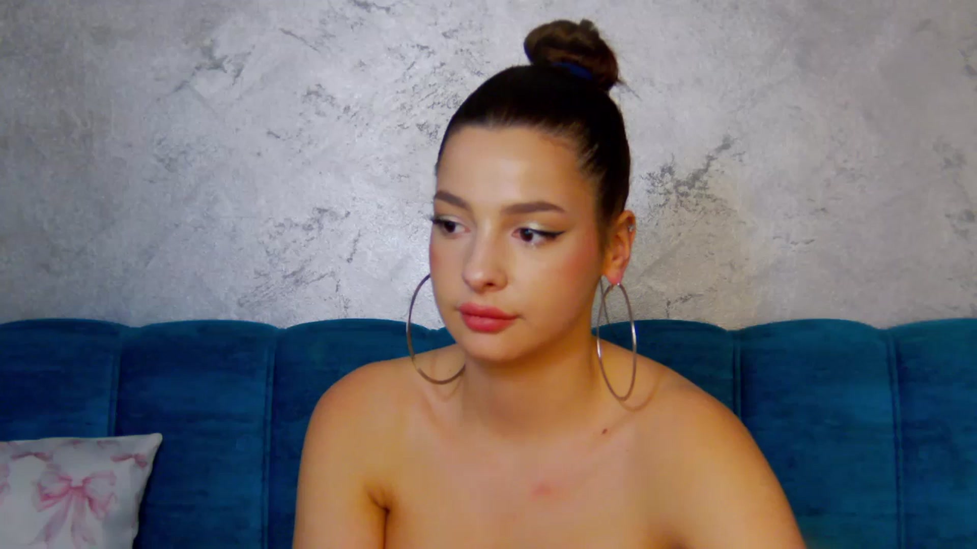 Gallery image thumbnail from MelisRoom's myfreecams stream on, 05/21/2025, 19:09 image 19 of 20