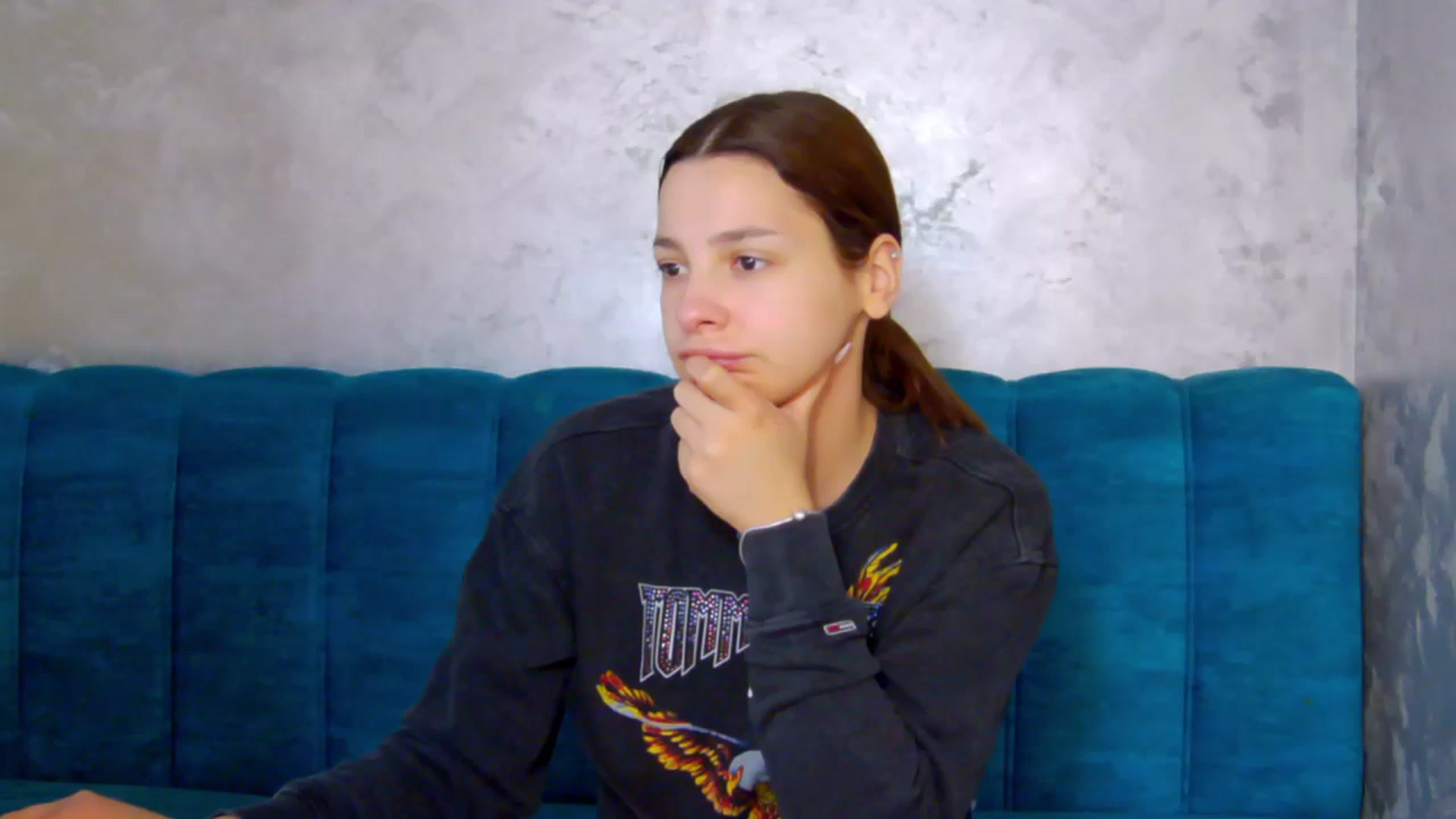 Gallery image thumbnail from MelisRoom's myfreecams stream on, 05/24/2025, 10:26 image 20 of 20