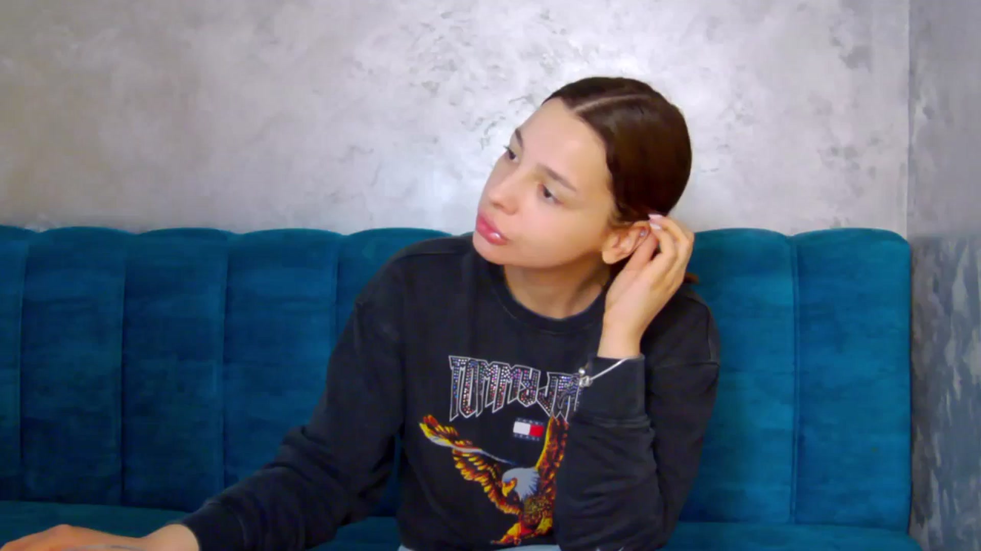 Gallery image thumbnail from MelisRoom's myfreecams stream on, 05/24/2025, 10:26 image 18 of 20