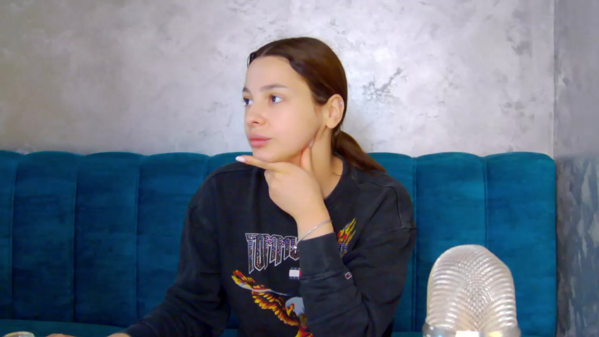 Gallery image thumbnail from MelisRoom's myfreecams stream on, 05/24/2025, 10:26 image 1 of 20