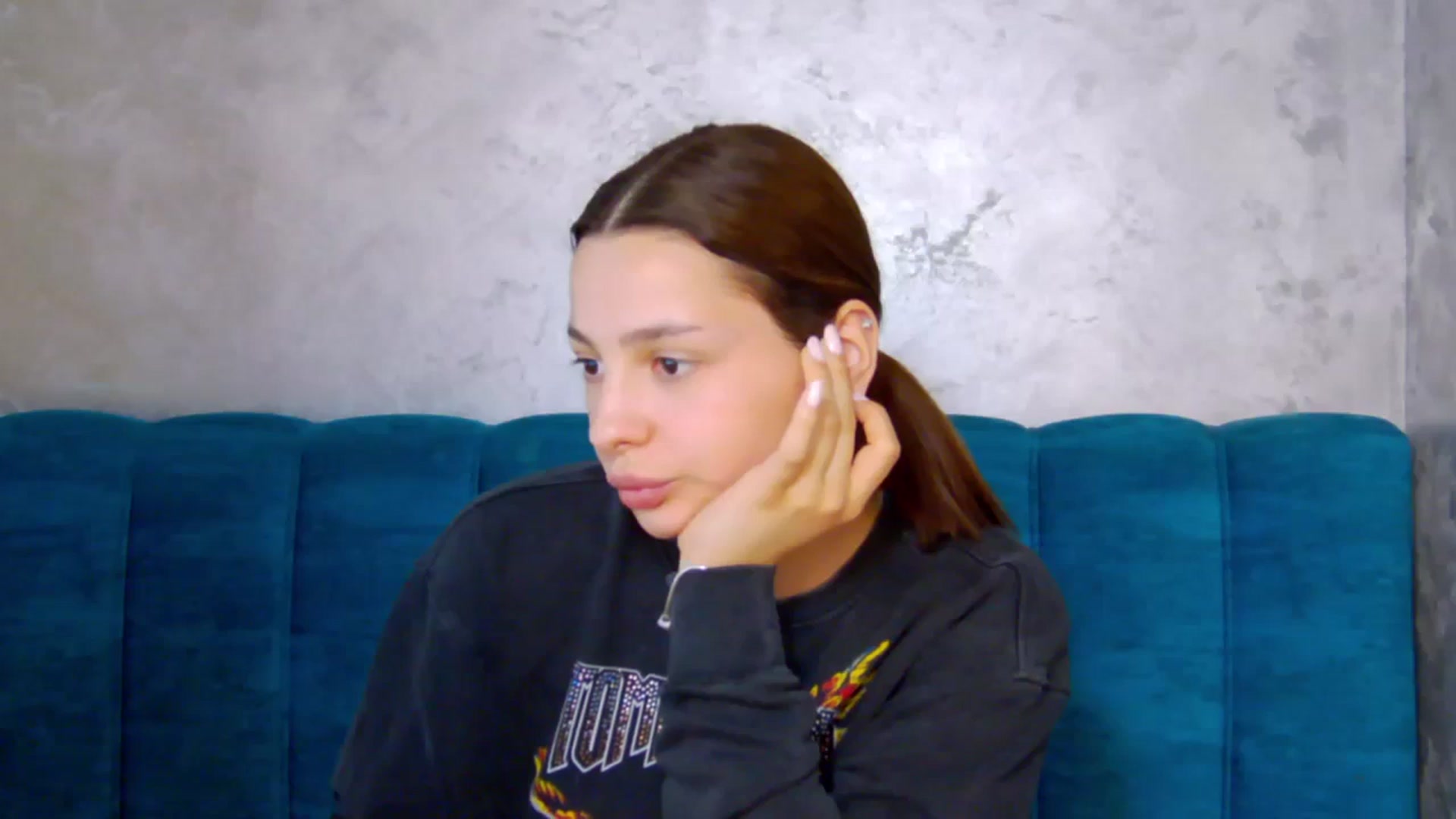 Gallery image thumbnail from MelisRoom's myfreecams stream on, 05/24/2025, 11:45 image 10 of 20