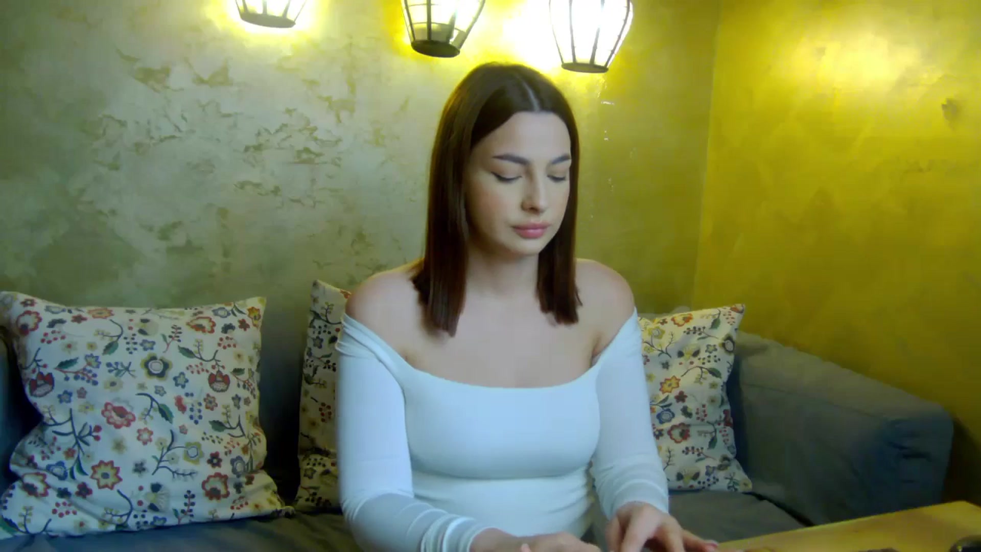 Gallery image thumbnail from MelisRoom's myfreecams stream on, 05/27/2025, 16:52 image 4 of 20