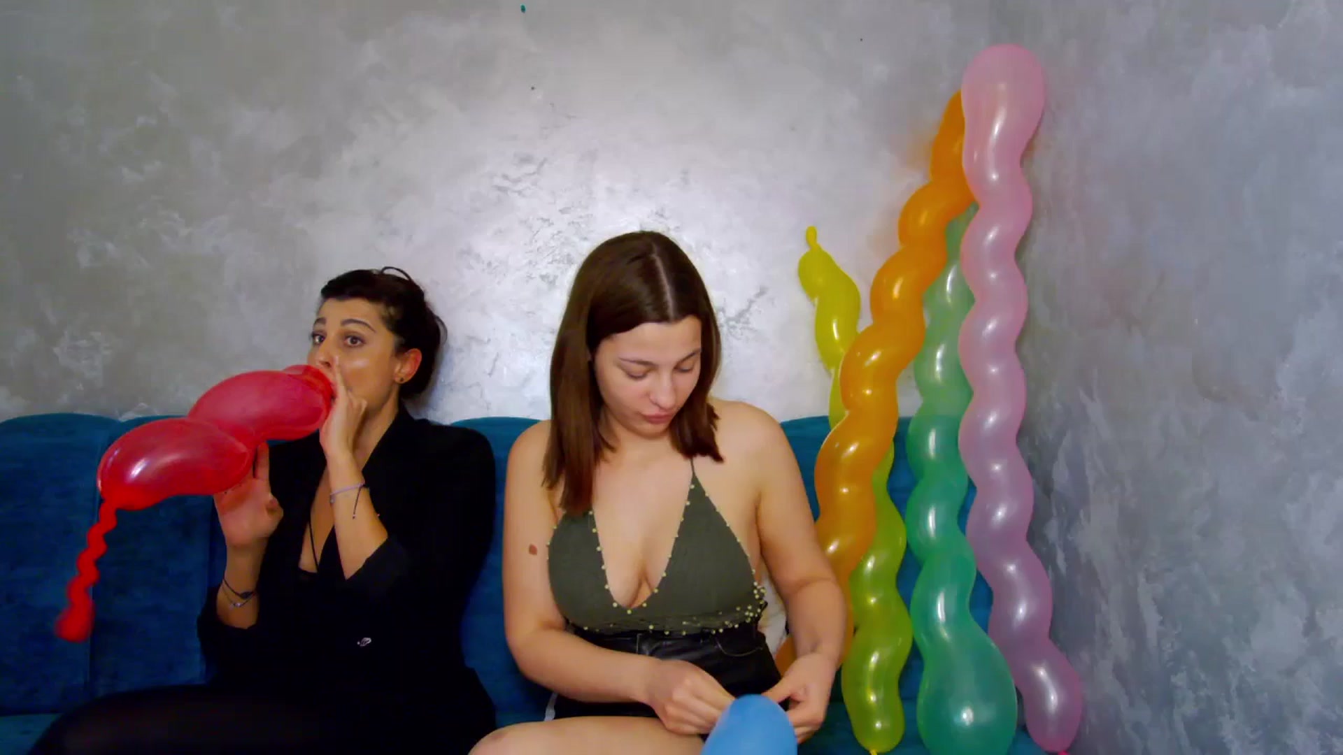 Gallery image thumbnail from MelisRoom's myfreecams stream on, 05/28/2025, 15:04 image 7 of 20