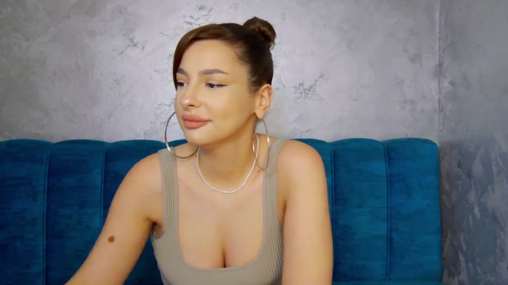 Gallery image thumbnail from MelisRoom's myfreecams stream on, 05/31/2025, 13:03 image 9 of 20