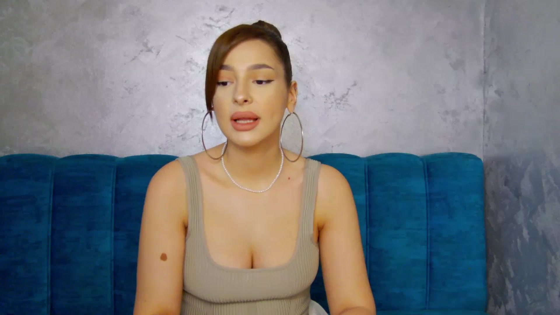 Gallery image thumbnail from MelisRoom's myfreecams stream on, 05/31/2025, 13:03 image 6 of 20