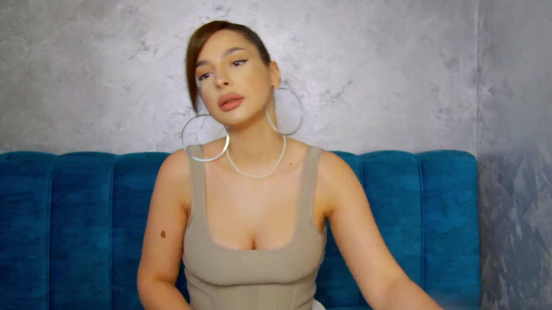 Gallery image thumbnail from MelisRoom's myfreecams stream on, 05/31/2025, 13:03 image 4 of 20