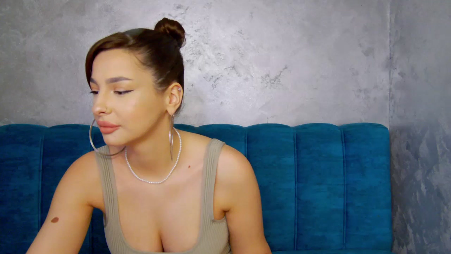 Gallery image thumbnail from MelisRoom's myfreecams stream on, 05/31/2025, 13:03 image 8 of 20