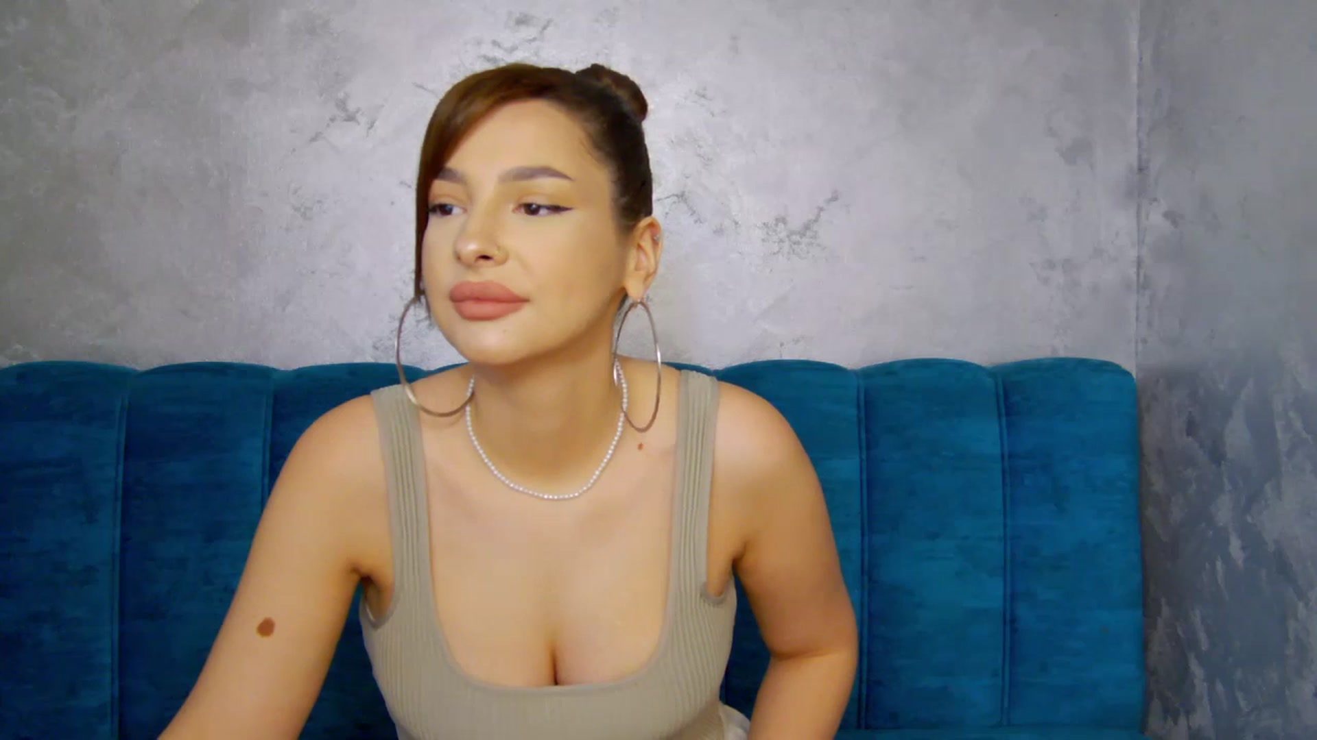 Gallery image thumbnail from MelisRoom's myfreecams stream on, 05/31/2025, 13:03 image 11 of 20