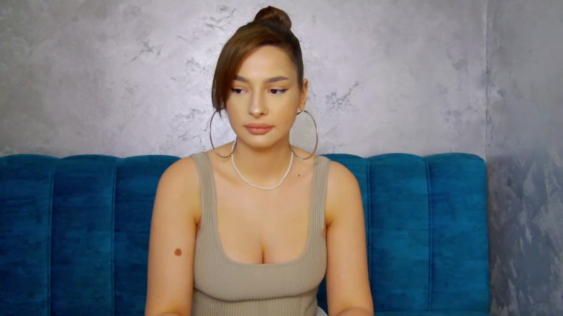 Gallery image thumbnail from MelisRoom's myfreecams stream on, 05/31/2025, 13:03 image 15 of 20