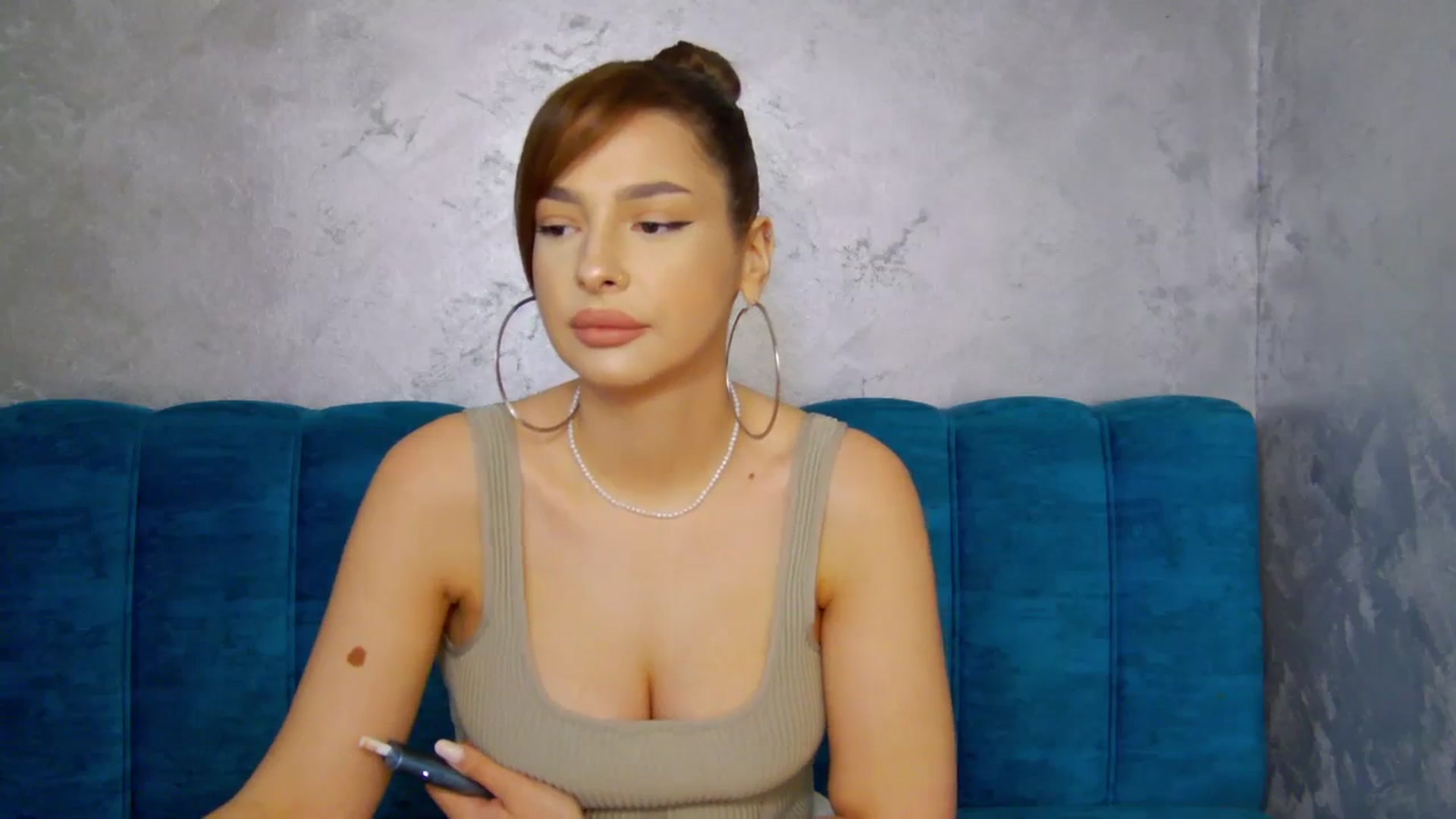 Gallery image thumbnail from MelisRoom's myfreecams stream on, 05/31/2025, 13:03 image 19 of 20