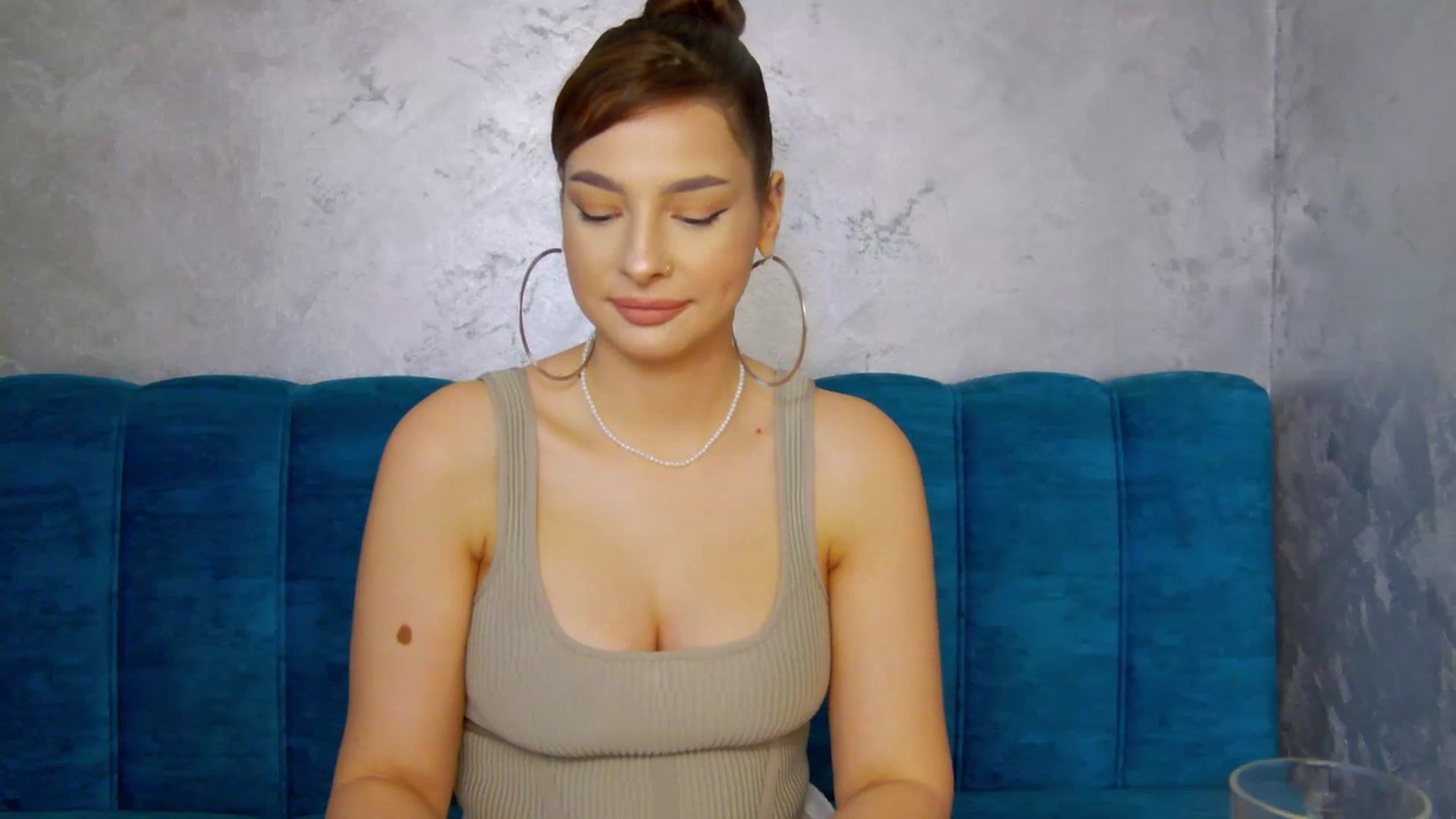 Gallery image thumbnail from MelisRoom's myfreecams stream on, 05/31/2025, 13:55 image 7 of 20