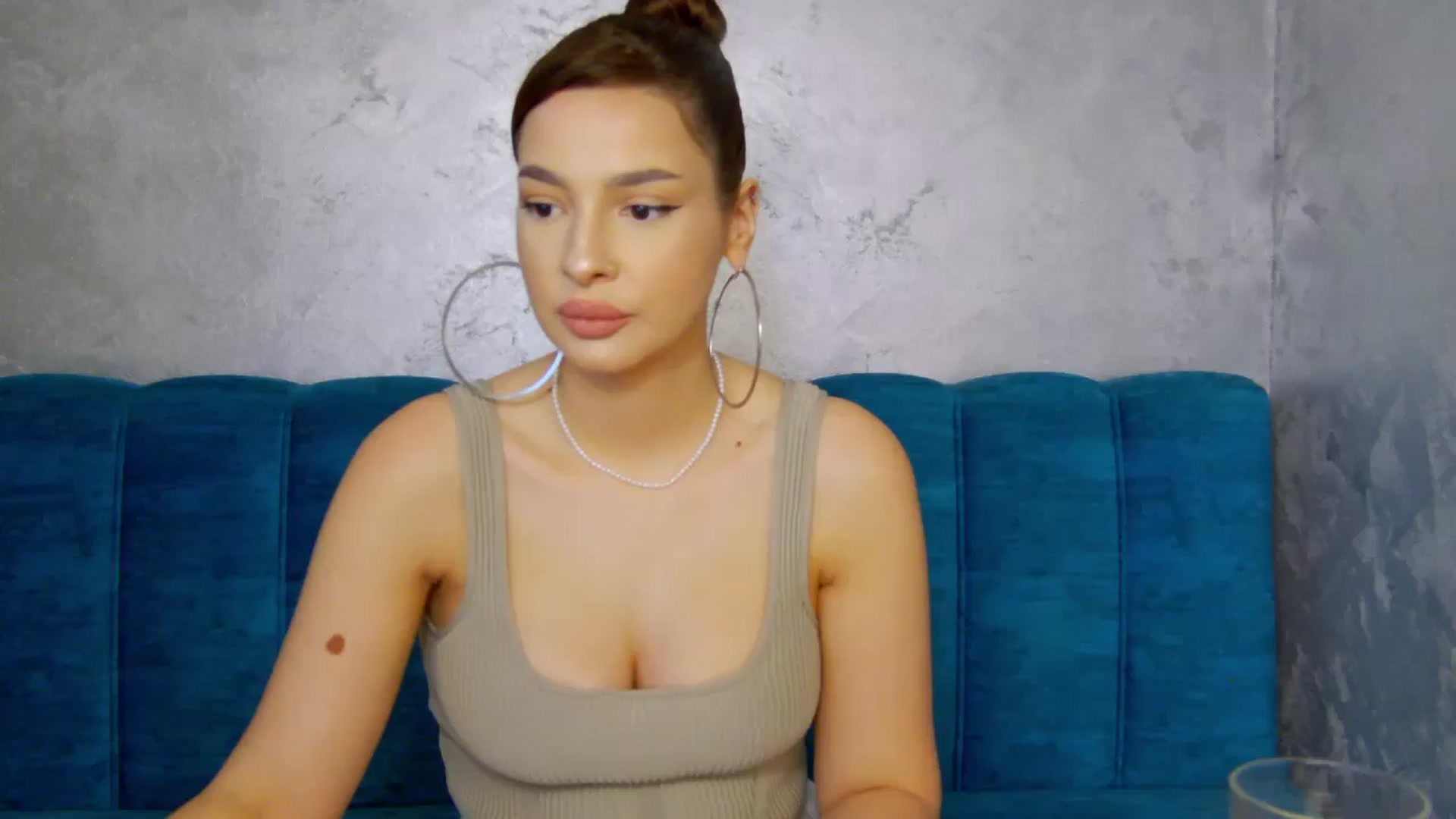Gallery image thumbnail from MelisRoom's myfreecams stream on, 05/31/2025, 13:55 image 3 of 20