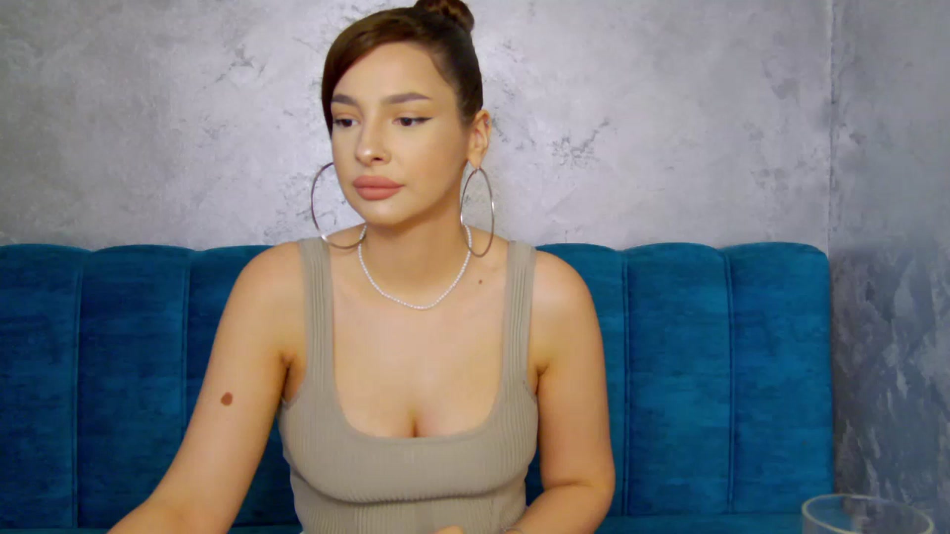 Gallery image thumbnail from MelisRoom's myfreecams stream on, 05/31/2025, 13:55 image 2 of 20